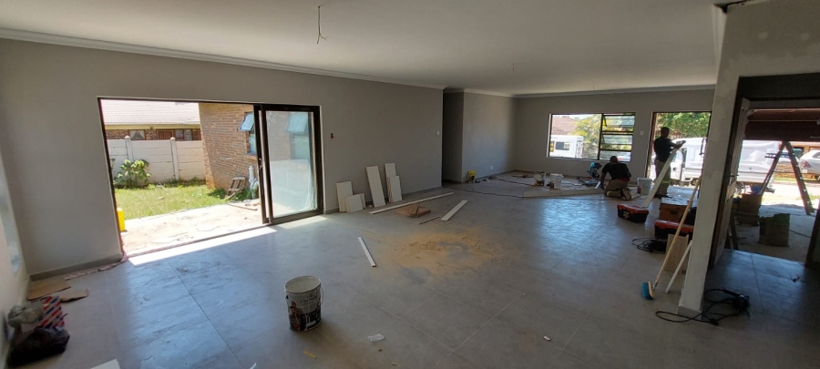 3 Bedroom Property for Sale in Wavecrest Eastern Cape